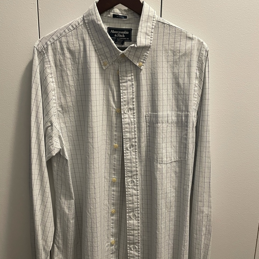 Abercrombie & Fitch muscle button down